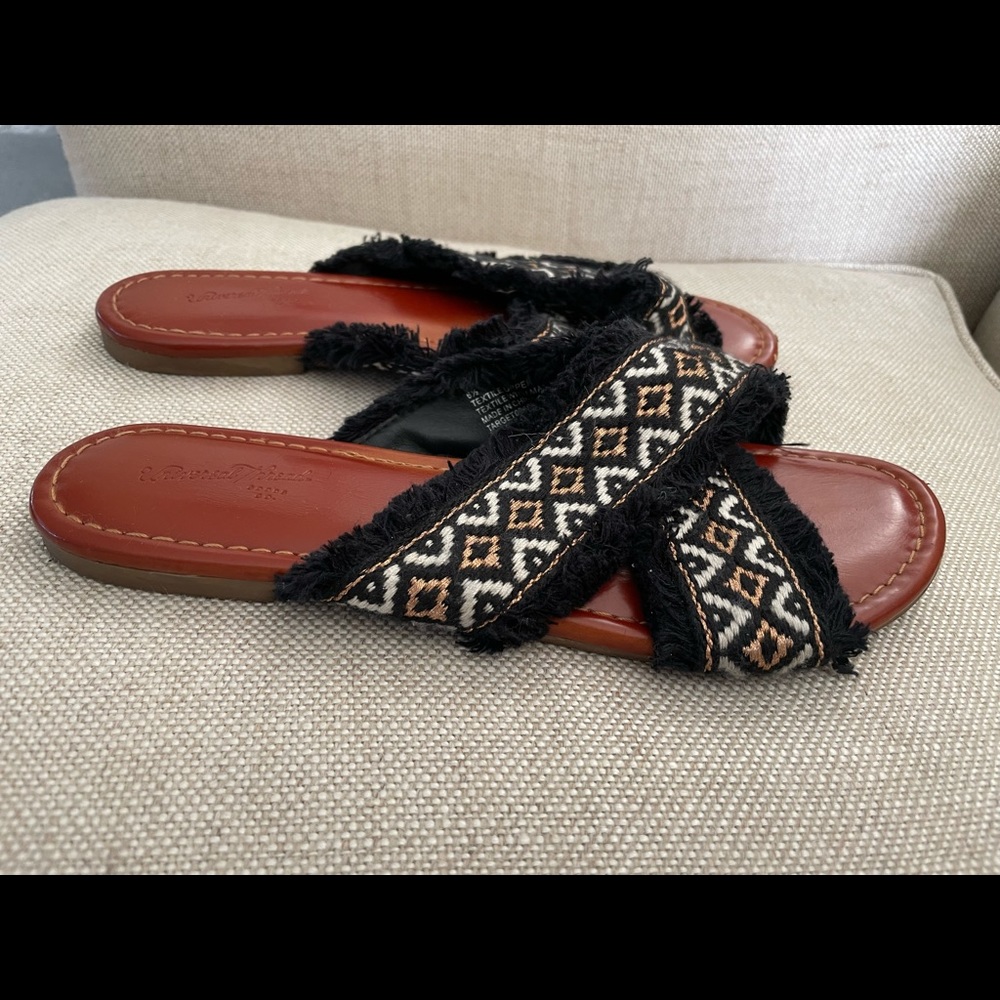 Universal Thread Sandals - 6 1/2
